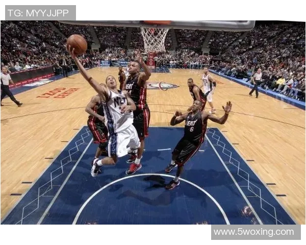 篮网与灰熊在百事体育中心展开激烈对决球迷期待精彩表现